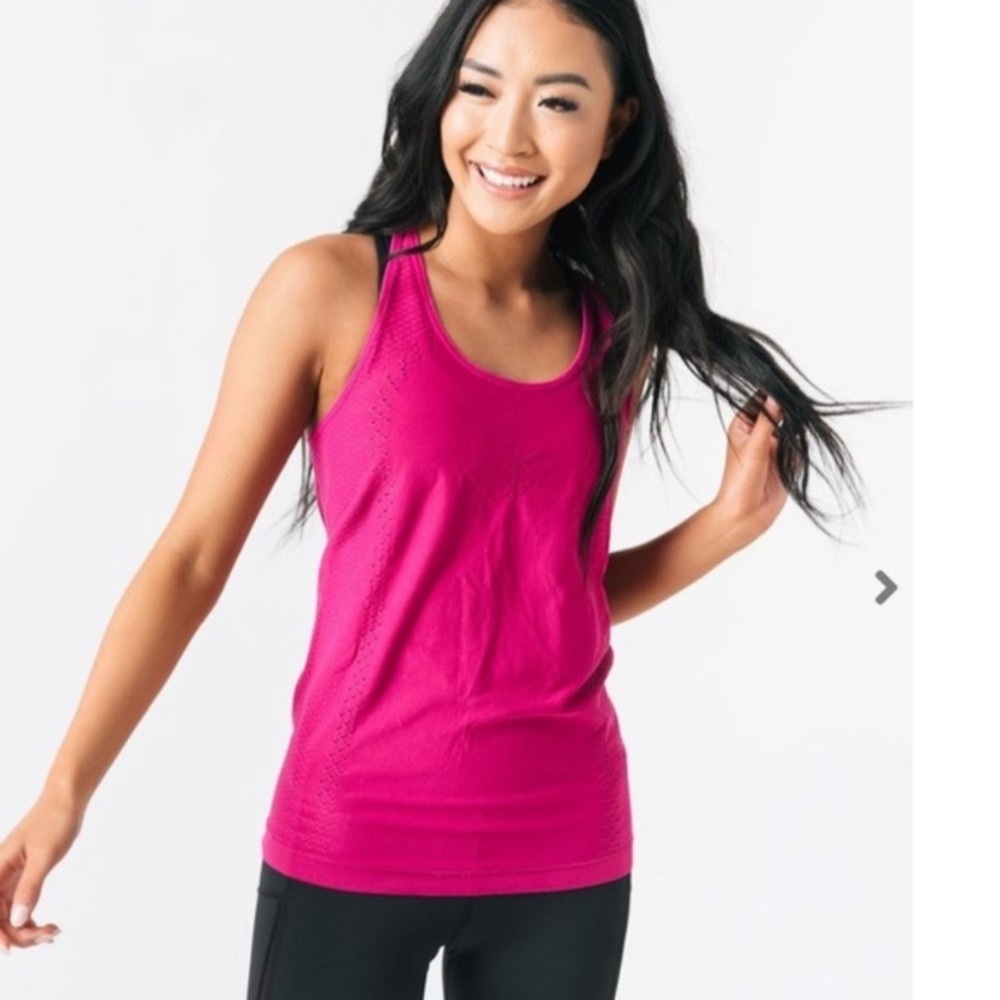 Zyia seamless tank fuschia